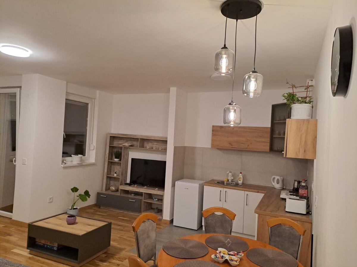 Das Apartman Subotica Bagian luar foto
